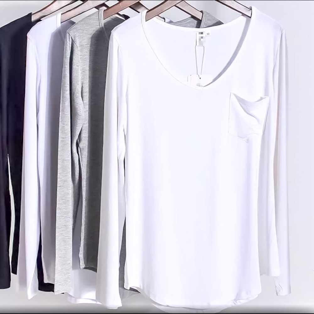 ✨New Item-Modal Long Sleeve V-Neck Top